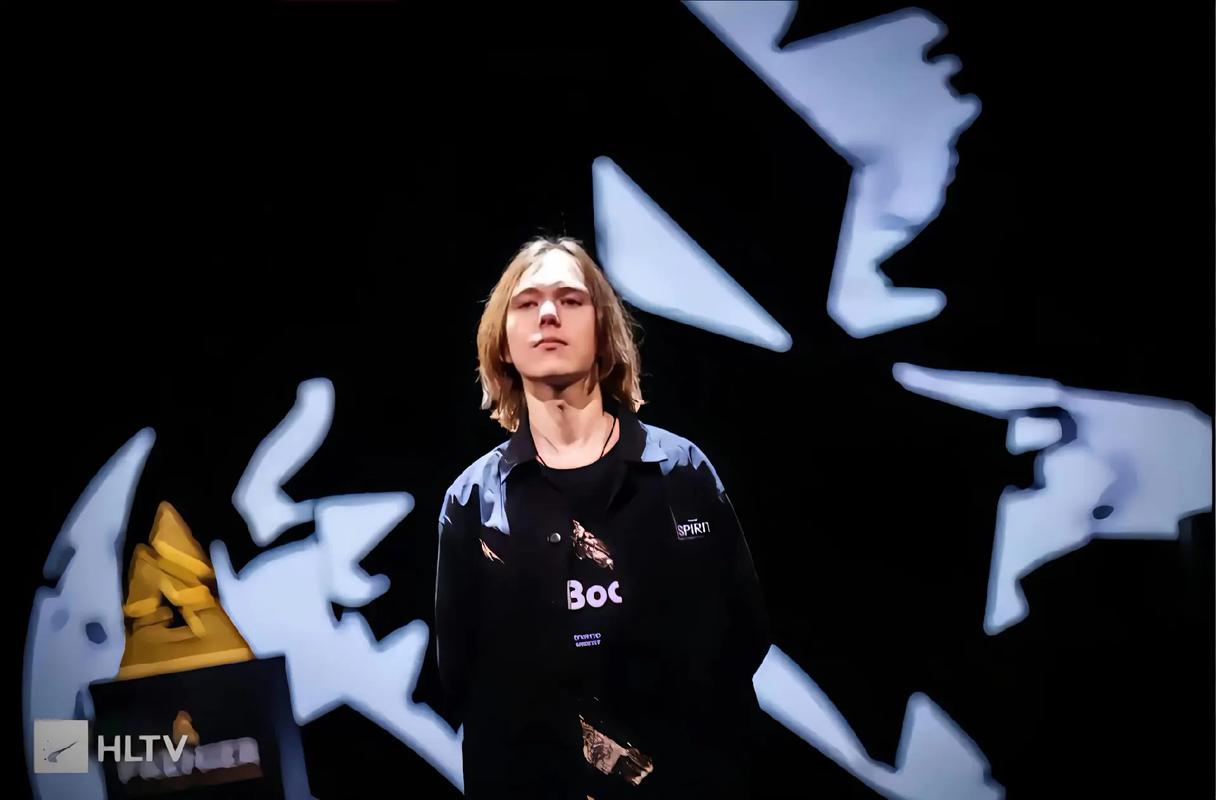 RNG季后赛不敌EDG，状态全面下滑，S12能进吗？